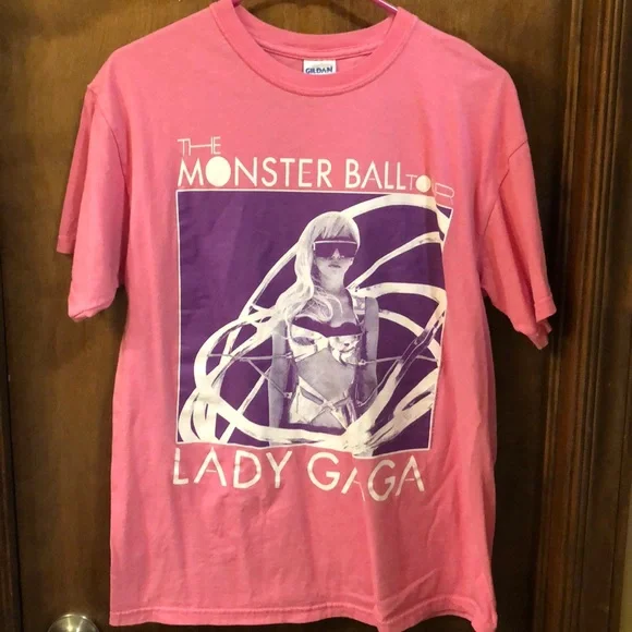 Lady Gaga Monster Ball tee - Picture 2 of 4